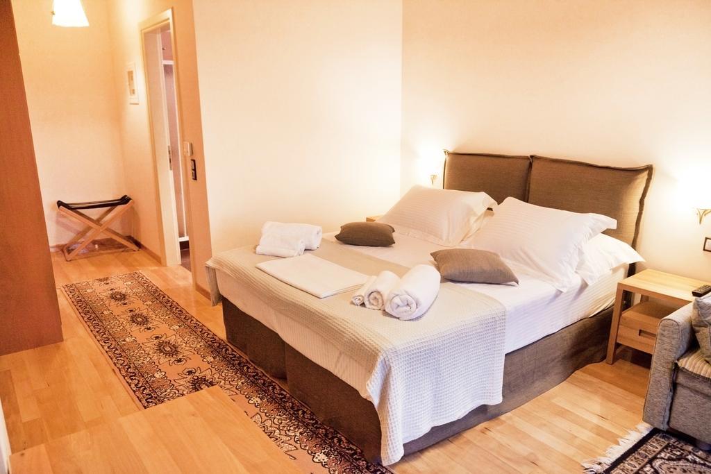 Hotel Elova Zátouna Esterno foto